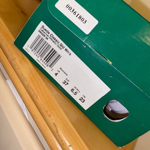 burgundy and nude suede pumas. - Picture 3 of 3